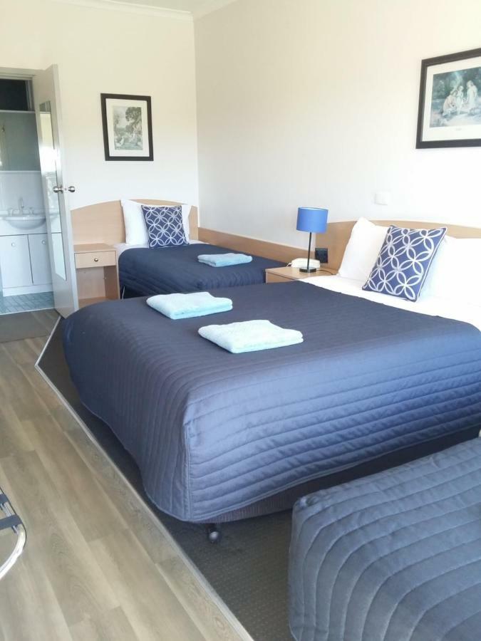 White Manor Motel Cooma Extérieur photo