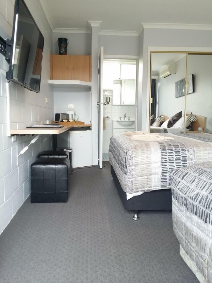 White Manor Motel Cooma Extérieur photo