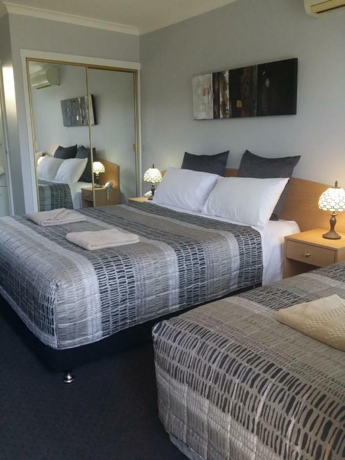 White Manor Motel Cooma Extérieur photo